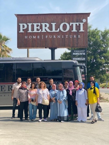 Karabağlarlı Kursiyer Kadınlarımız Pierloti Mobilya Mağazası Üretim Tesislerine Ziyarette Bulundu
