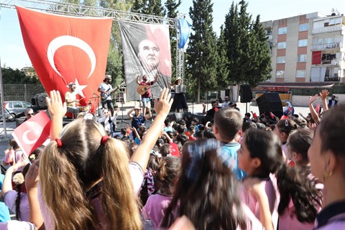 İlçemiz Uluğbey İlkokulu’nda ''Okula Dönüş Festivali'' düzenlendi.