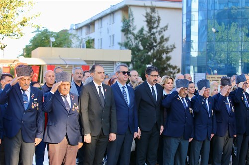 19 Ekim Muhtarlar Günü Münasebetiyle Çelenk Sunma Töreni Düzenlendi